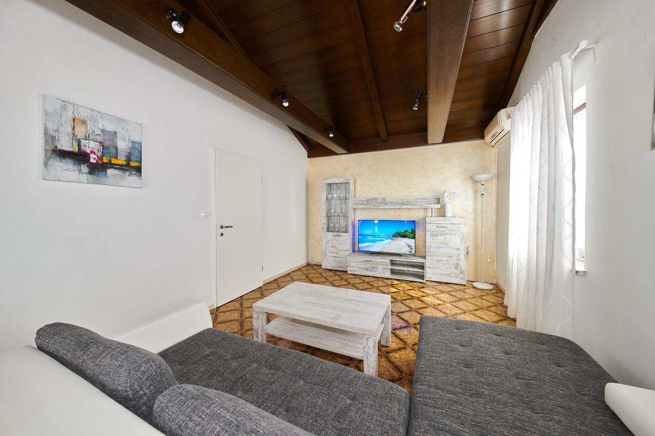 Apartments Gvarda Умаг Екстериор снимка