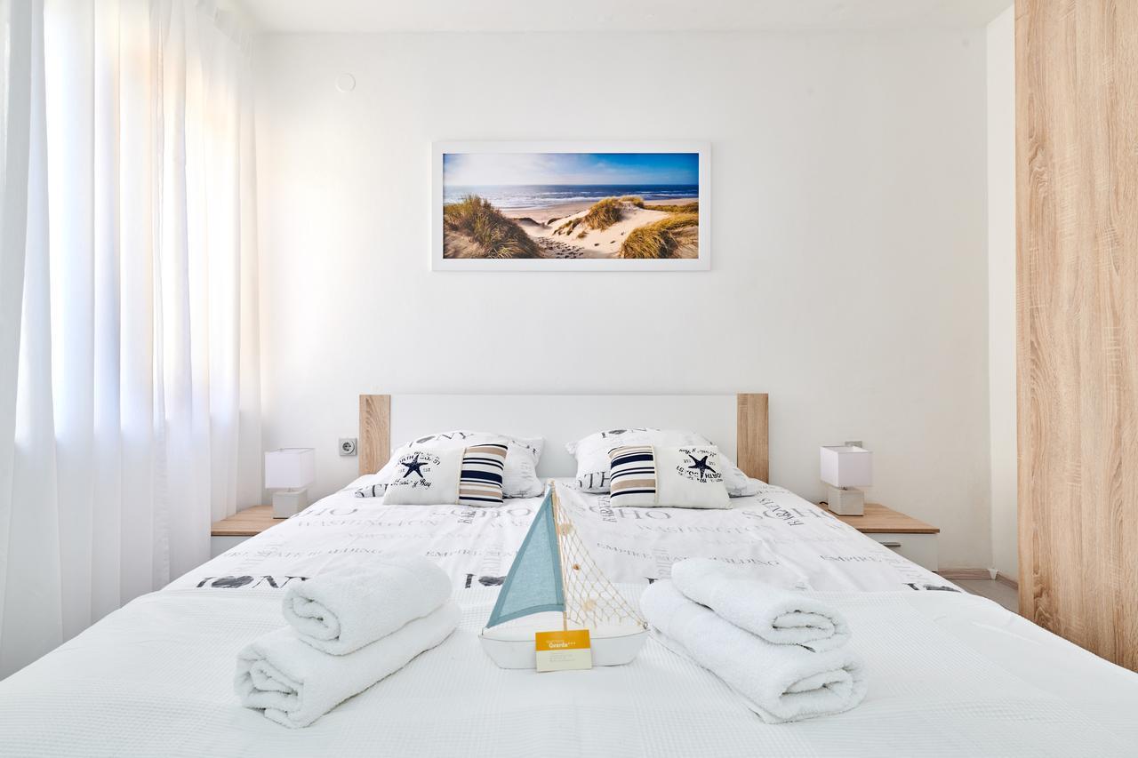 Apartments Gvarda Умаг Екстериор снимка